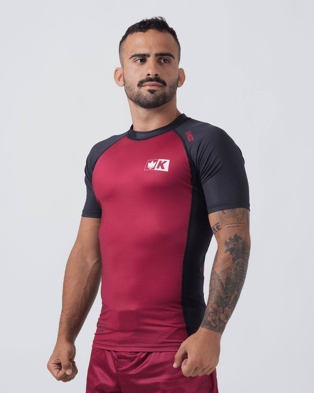 Born To Rule S/S Rashguard - Granate