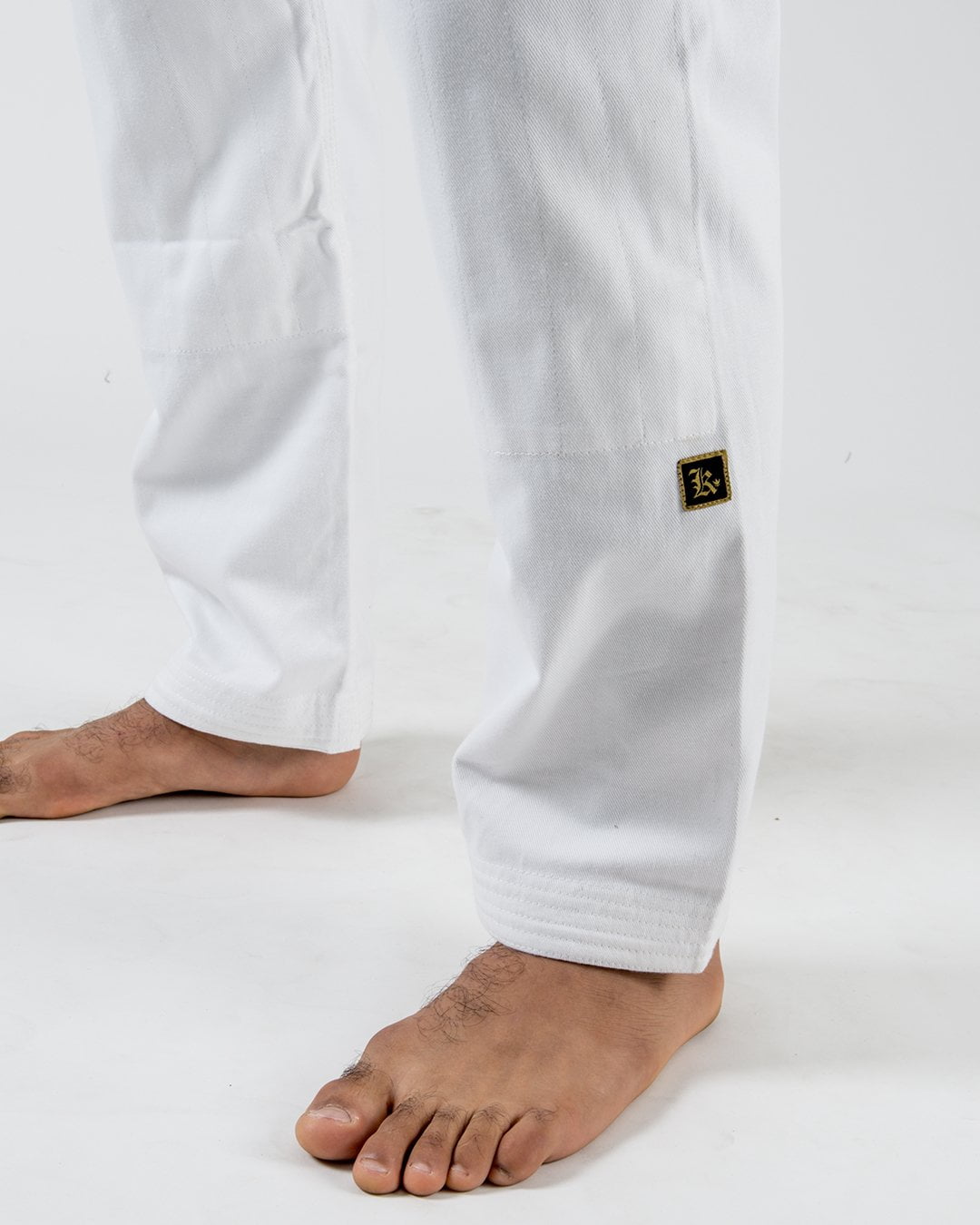 Comp 450 V6 Gi - White